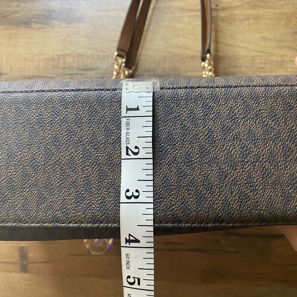 Michael Kors Jet Set Travel Chain Shoulder Tote - Picture 6 of 14